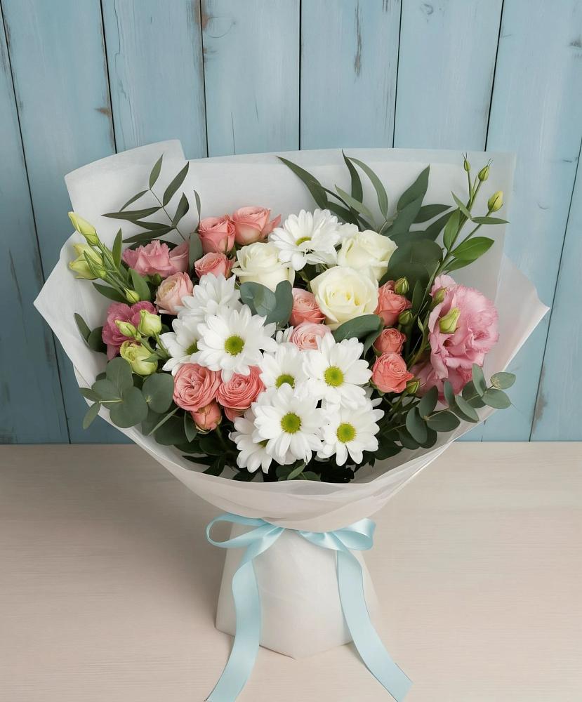 Букет цветов из: Розы, Лизиантусы и Хризантемы в Комсомольске-на-Амуре