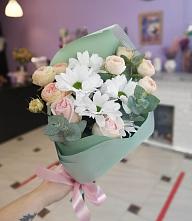 Букет цветов из:  Хризантемы и Розы в Комсомольске-на-Амуре
