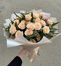 Букет Кремовые розы Латте в Комсомольске-на-Амуре