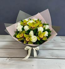 Букет цветов из:  Орхидеи и Розы в Комсомольске-на-Амуре