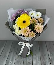 Букет цветов из:  Розы, Герберы и Хризантемы в Комсомольске-на-Амуре
