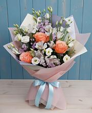 Букет цветов из:  Лизиантусы, Розы, Альстромерии и Гипсофила в Комсомольске-на-Амуре