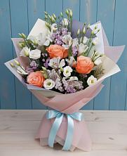 Букет цветов из:  Лизиантусы, Розы, Альстромерии и Гипсофила в Комсомольске-на-Амуре