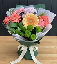 Букет цветов из:  Гвоздики, Розы, Герберы и Хризантемы #REPLACE_PRED# Комсомольске-на-Амуре