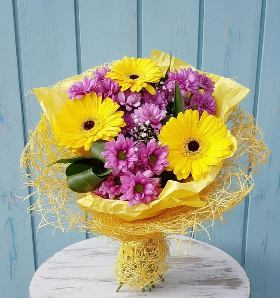 Букет цветов из: Хризантемы и Герберы в Комсомольске-на-Амуре