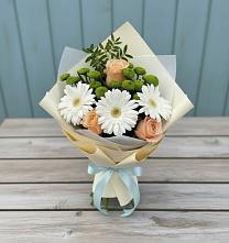 Букет цветов из:  Герберы, Розы и Хризантемы в Комсомольске-на-Амуре